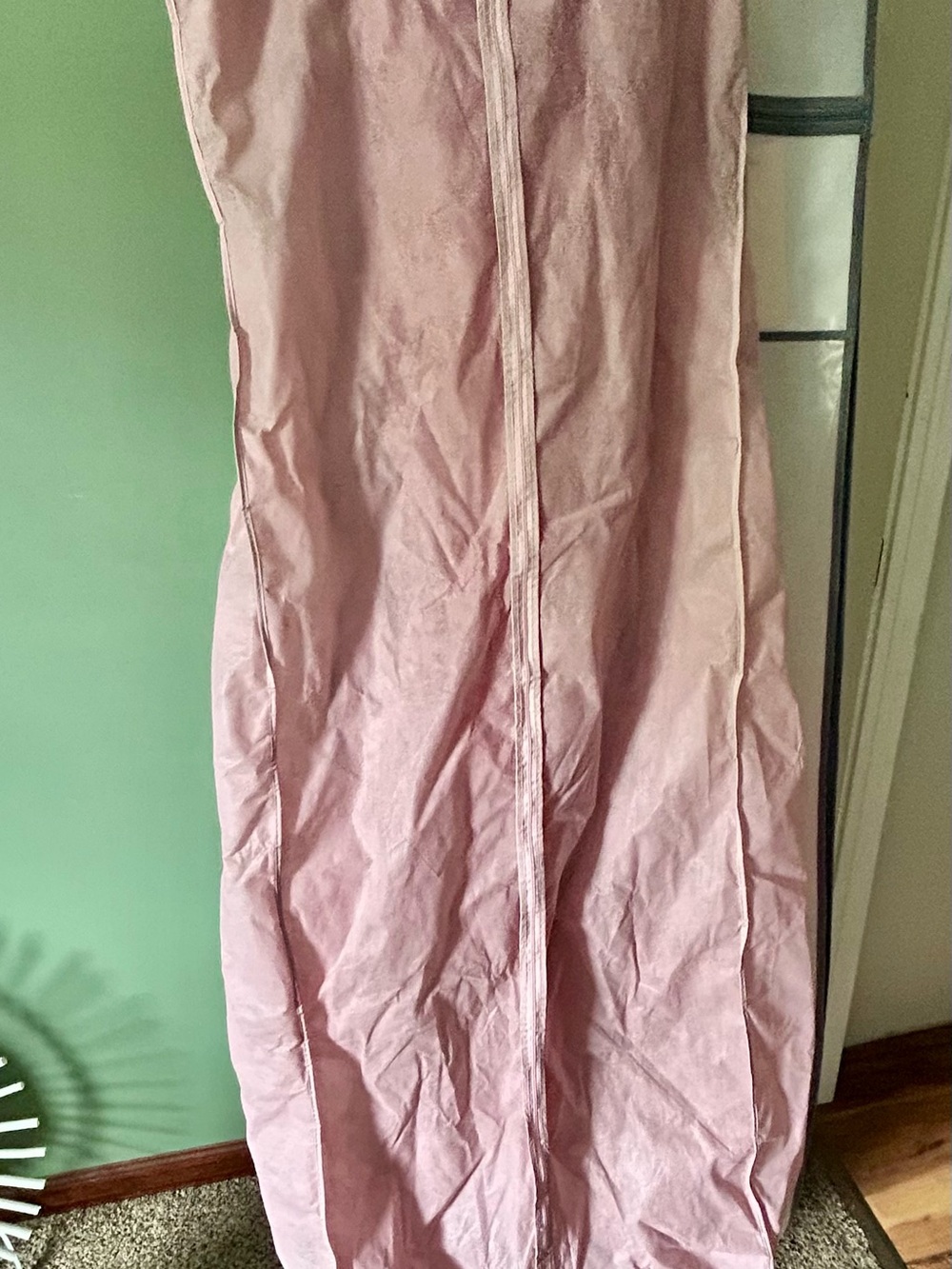 Red Formal Dress Size 6 with Slit & Train – Evening Gown - Picture 6 of 8